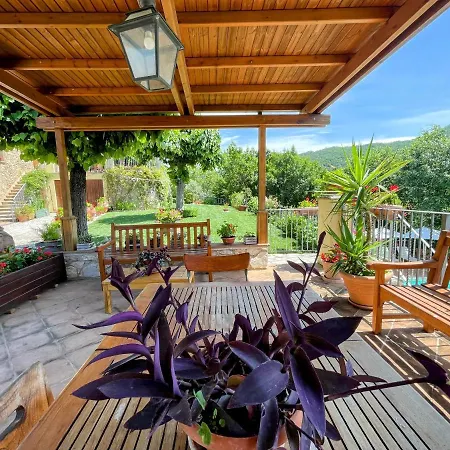 Lodge Torretta Sleeps 5 With Pool And Exclusive Gardens Private Verandah