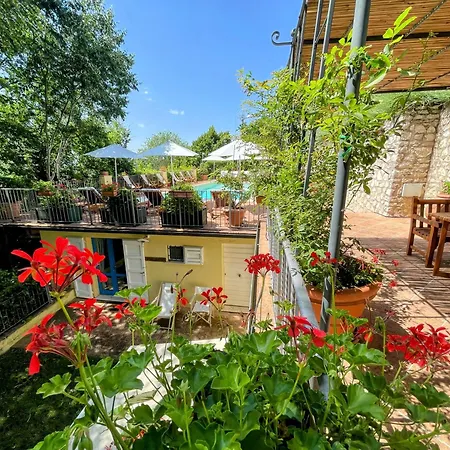 Torretta Sleeps 5 With Pool And Exclusive Gardens Private Verandah *