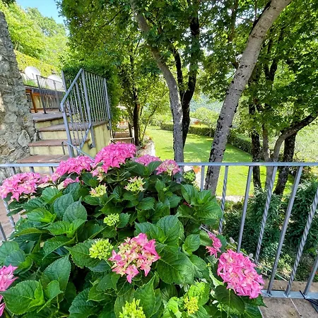 Torretta Sleeps 5 With Pool And Exclusive Gardens Private Verandah Lodge