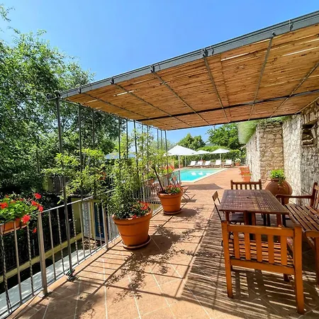 Torretta Sleeps 5 With Pool And Exclusive Gardens Private Verandah *