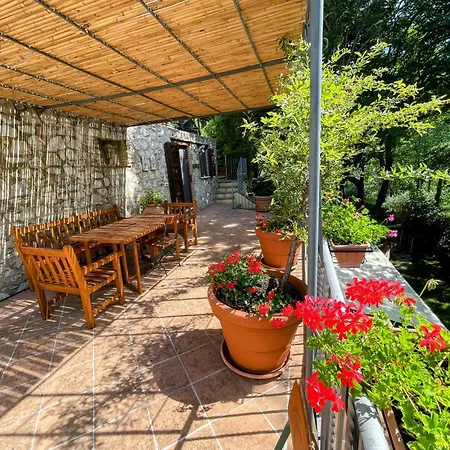 ロッジ Torretta Sleeps 5 With Pool And Exclusive Gardens Private Verandah Strettura