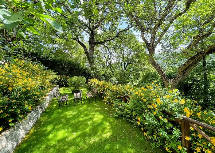 Alojamento de Turismo Selvagem Torretta Sleeps 5 With Pool And Exclusive Gardens Private Verandah