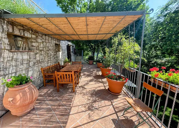 Alojamento de Turismo Selvagem Torretta Sleeps 5 With Pool And Exclusive Gardens Private Verandah